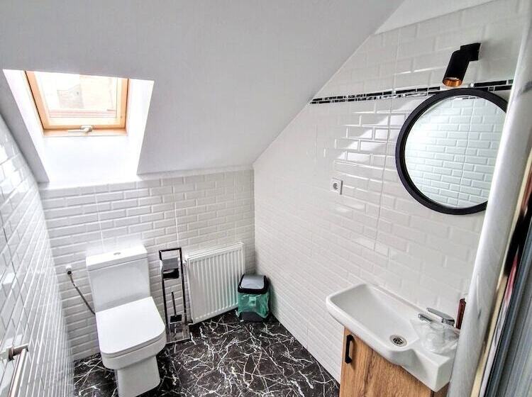 بنسيون Main Square Apartments & More