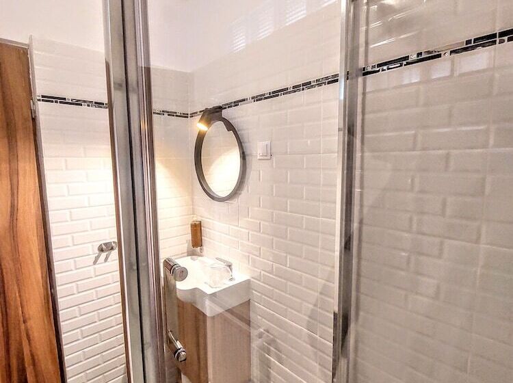 膳宿费 Main Square Apartments & More