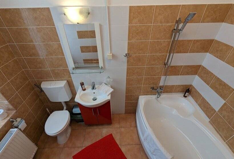 ペンション Main Square Apartments & More