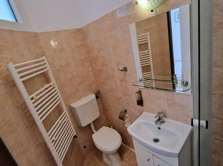 膳宿费 Main Square Apartments & More