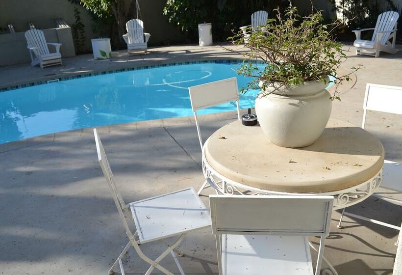 膳宿费 Muckleneuk Manor