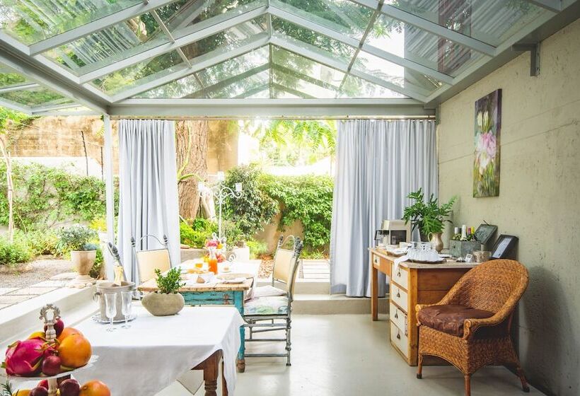 膳宿费 Muckleneuk Manor