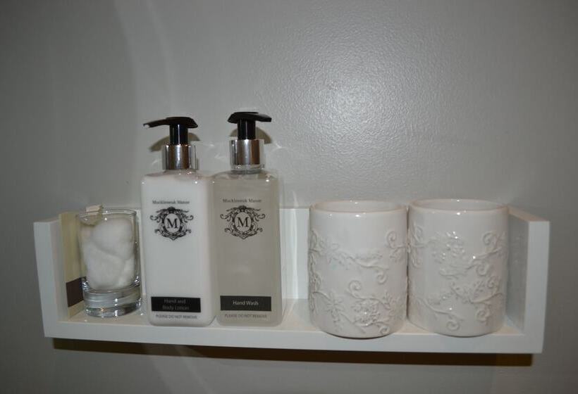 膳宿费 Muckleneuk Manor