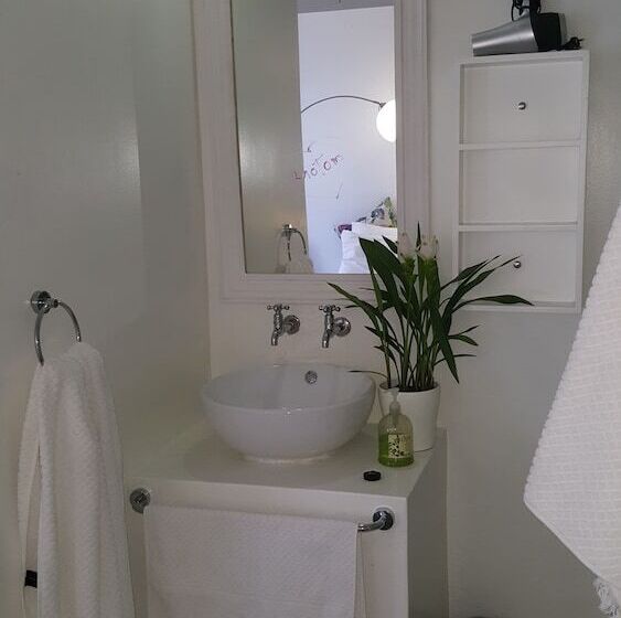 膳宿费 Muckleneuk Manor