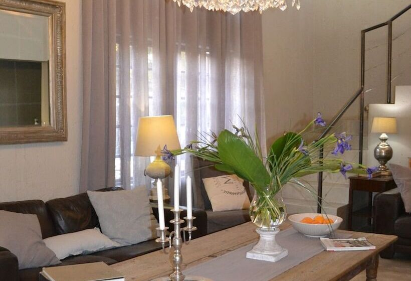 膳宿费 Muckleneuk Manor