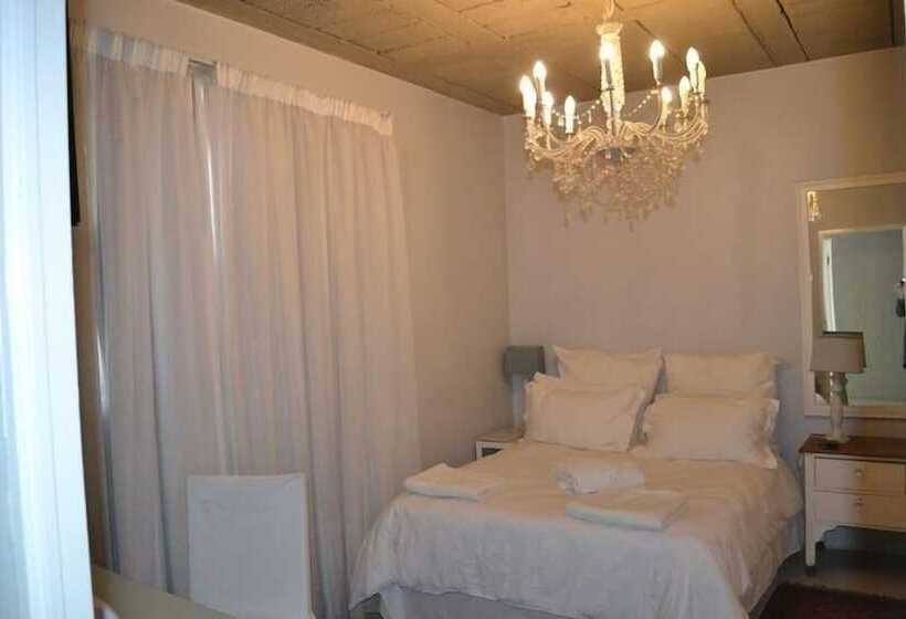 膳宿费 Muckleneuk Manor