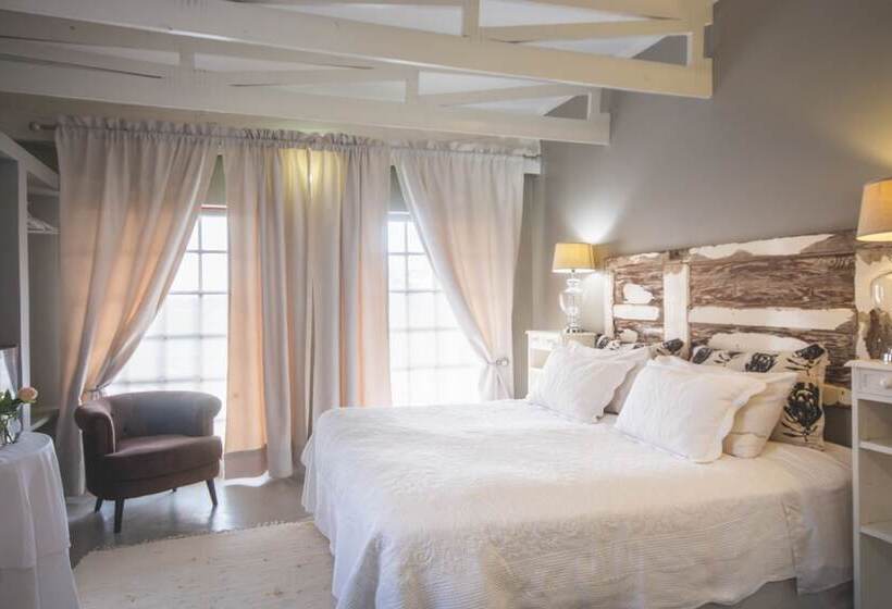 膳宿费 Muckleneuk Manor