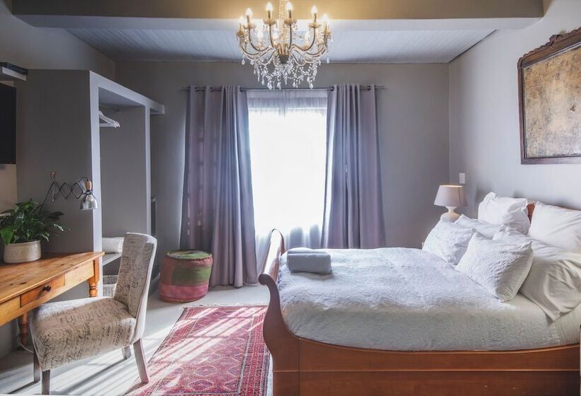 膳宿费 Muckleneuk Manor