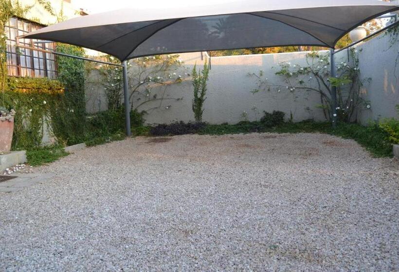 膳宿费 Muckleneuk Manor