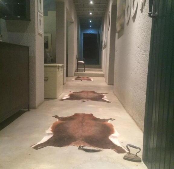 膳宿费 Muckleneuk Manor