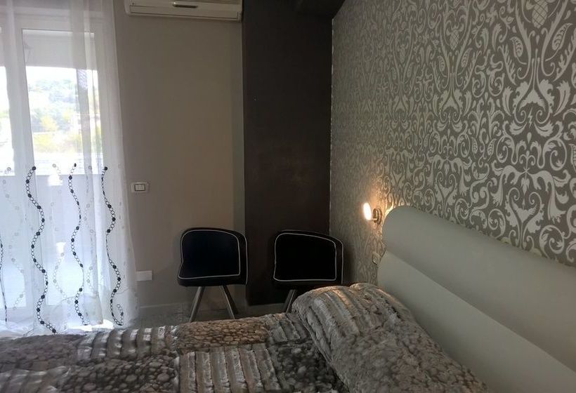 פנסיון Pompei Boutique Inn