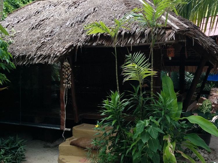 Курорт Dolphin Bungalows