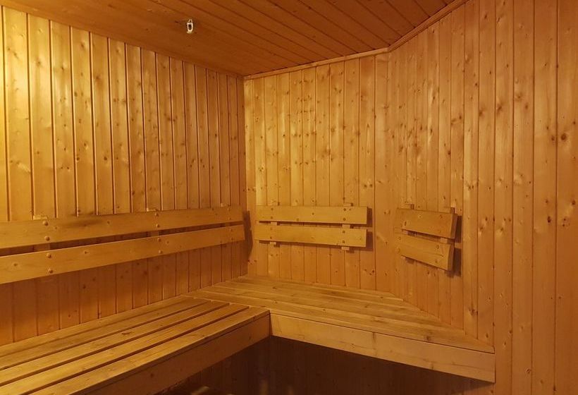 Waimahana Apartments