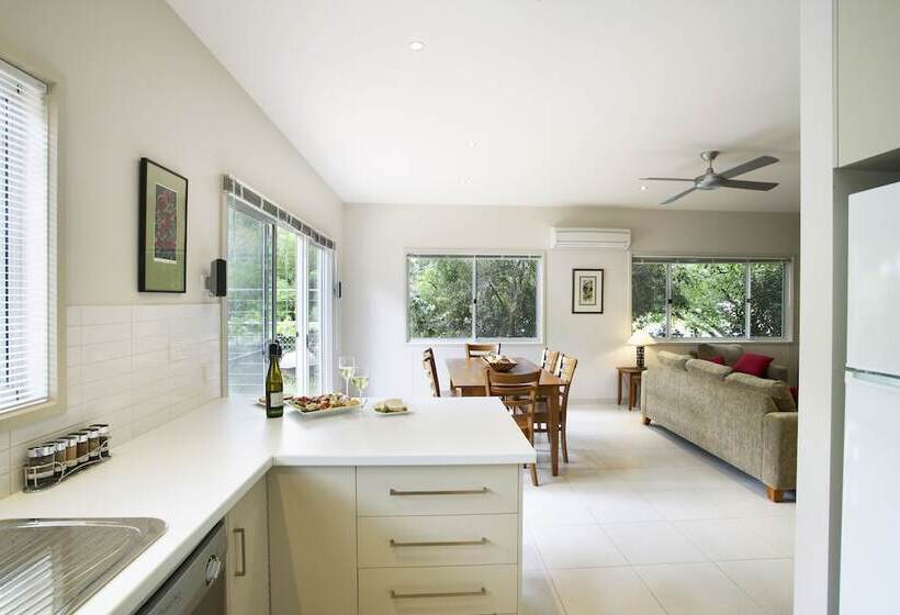 Abalina Cottages, Rotary Drive