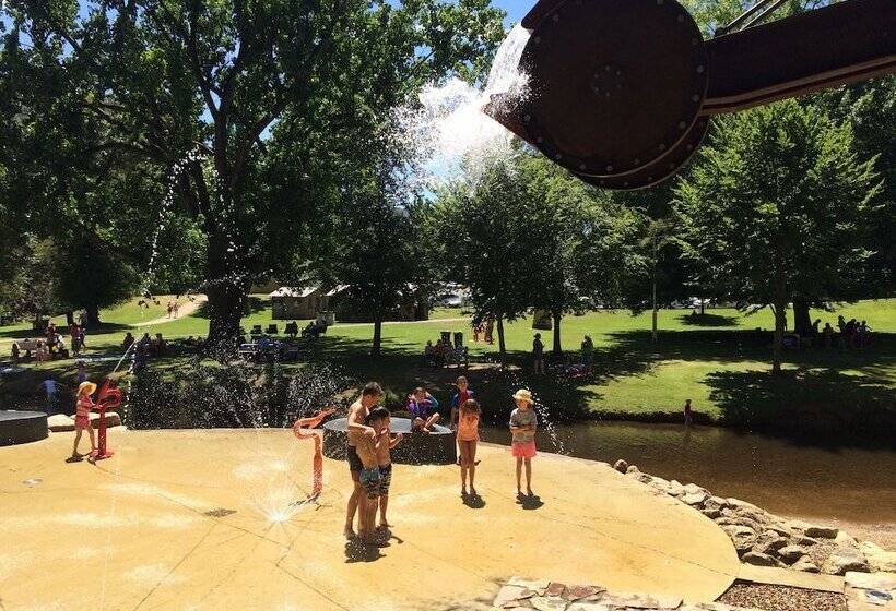 Abalina Cottages, Rotary Drive