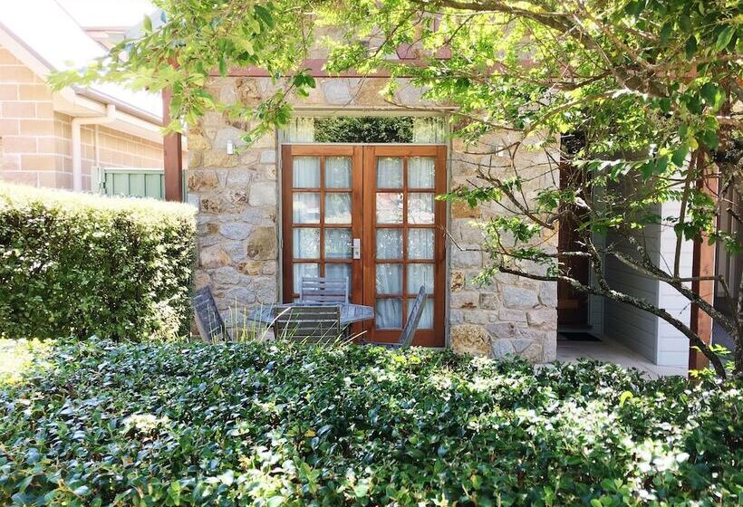 Abalina Cottages, Rotary Drive