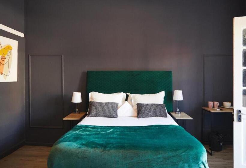 هاستل Wish U Were Here