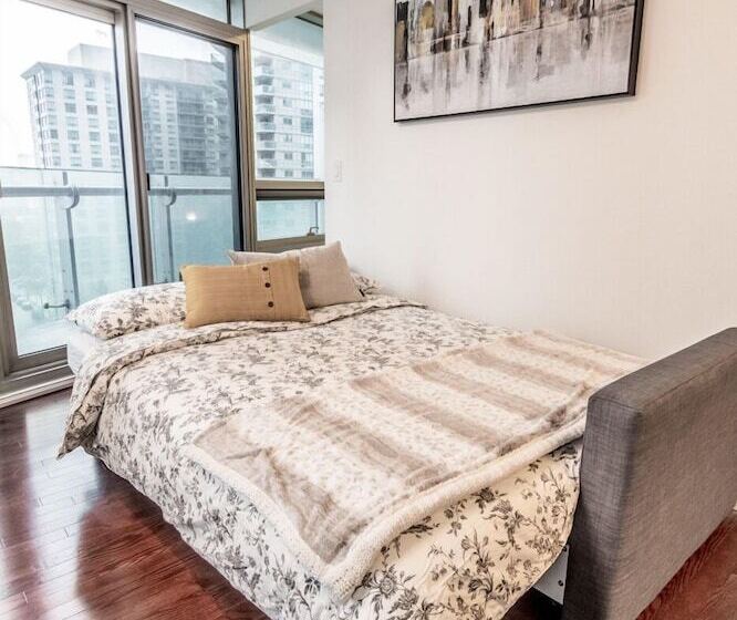 Aoc Suites 2 Bedroom Condo, City Cn Tower View