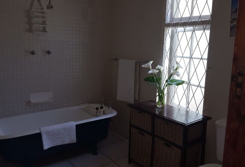 Apartment 7 On Oakleigh