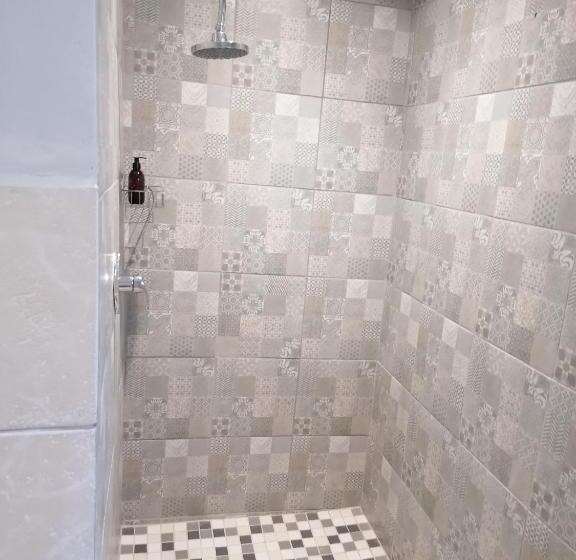 تختخواب و صبحانه Aanhuizen