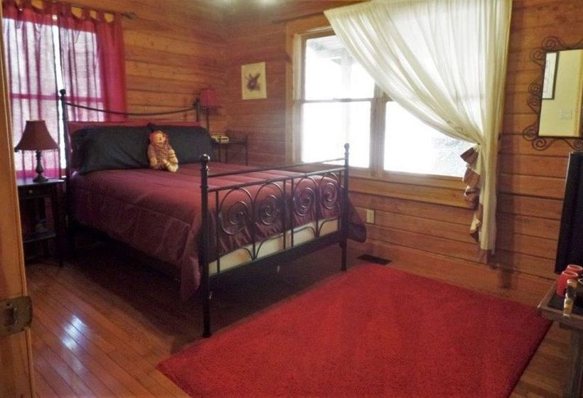 Creekside Paradise Bed And Breakfast