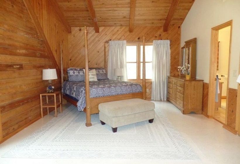 Creekside Paradise Bed And Breakfast