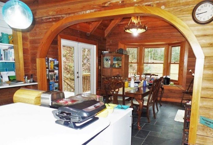 Creekside Paradise Bed And Breakfast