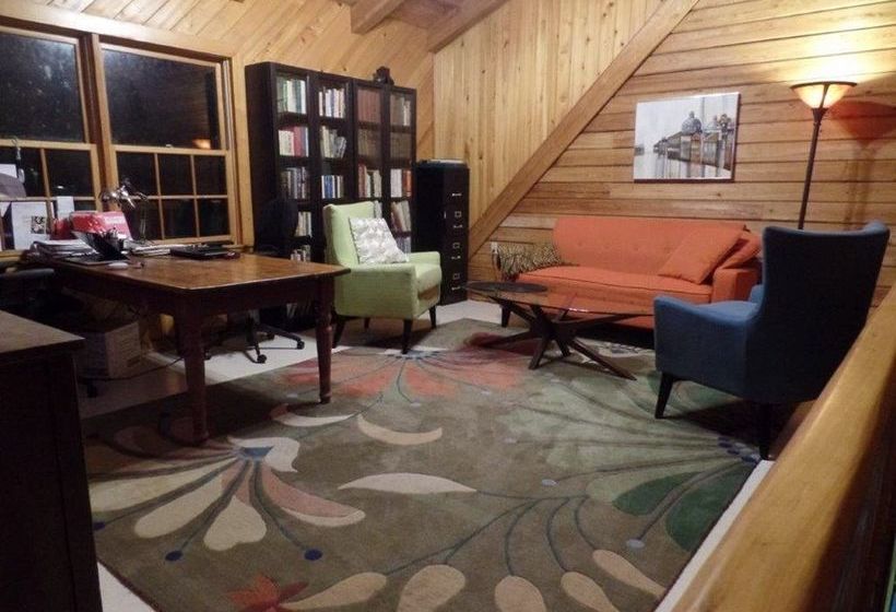 Creekside Paradise Bed And Breakfast