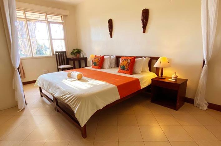 تختخواب و صبحانه Karibu Entebbe