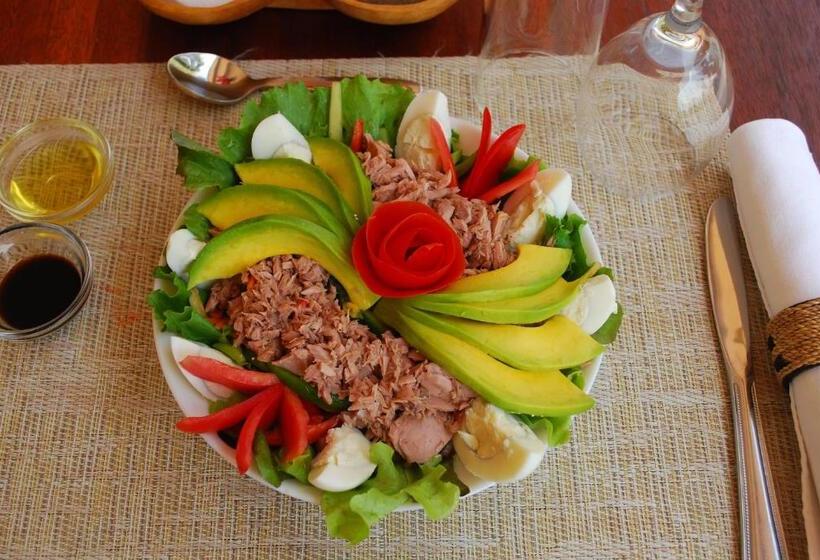 تختخواب و صبحانه Karibu Entebbe