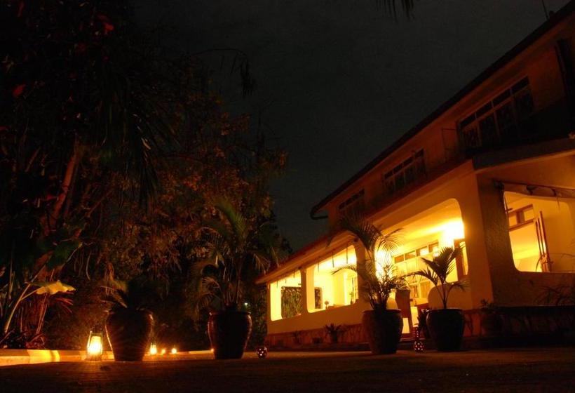 تختخواب و صبحانه Karibu Entebbe