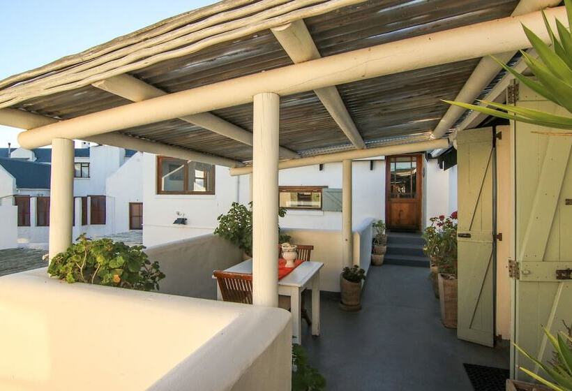 مبيت وإفطار Paternoster Manor