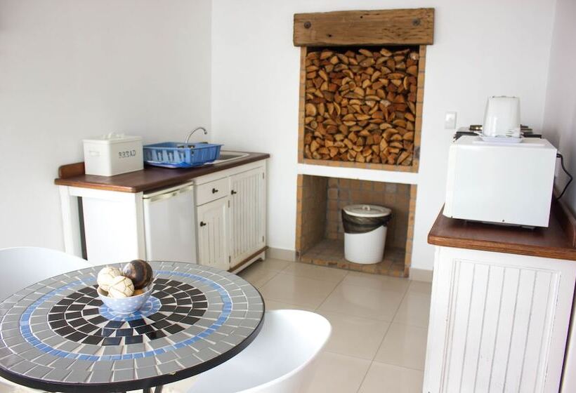 مبيت وإفطار Paternoster Manor