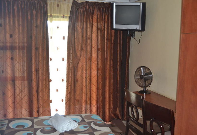 Bed and Breakfast Airport Transit Guest Lodge