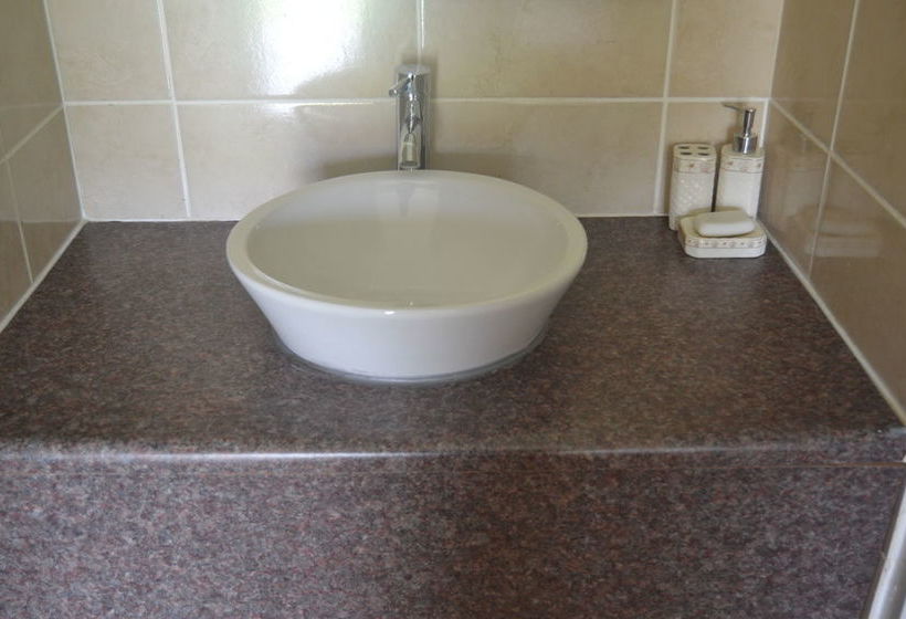 Bed and Breakfast Airport Transit Guest Lodge