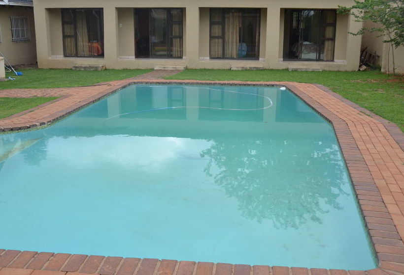 Bed and Breakfast Airport Transit Guest Lodge