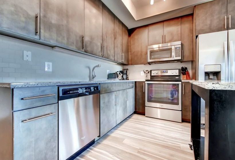 Global Luxury Suites At Park Crest