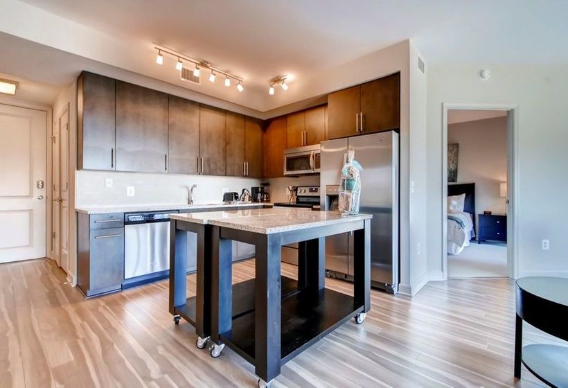 Global Luxury Suites At Park Crest