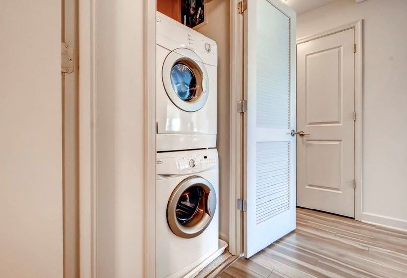 Global Luxury Suites At Park Crest