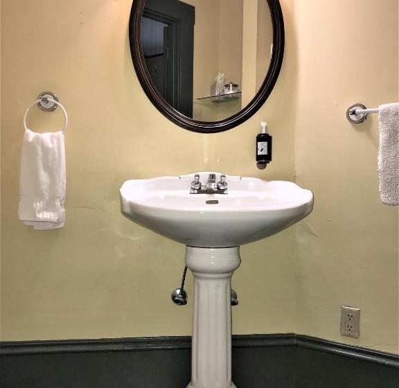 Hardeman House Bed And Breakfast