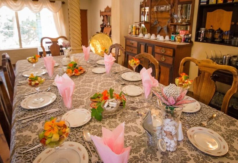 Homestead Bed And Breakfast