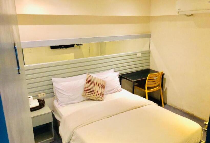 Hometown Hotel   Lacson Bacolod