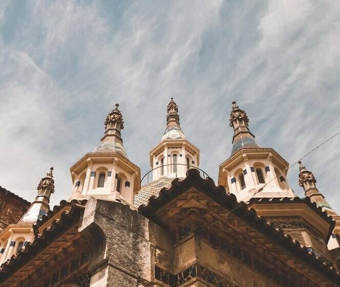 פונדק Sweet Lloret Suites