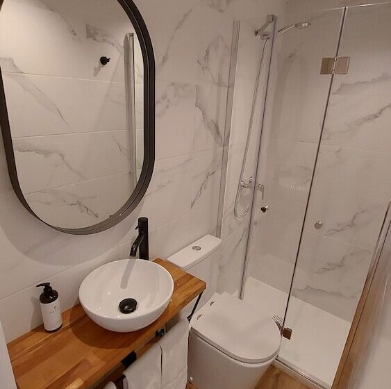 פונדק Sweet Lloret Suites