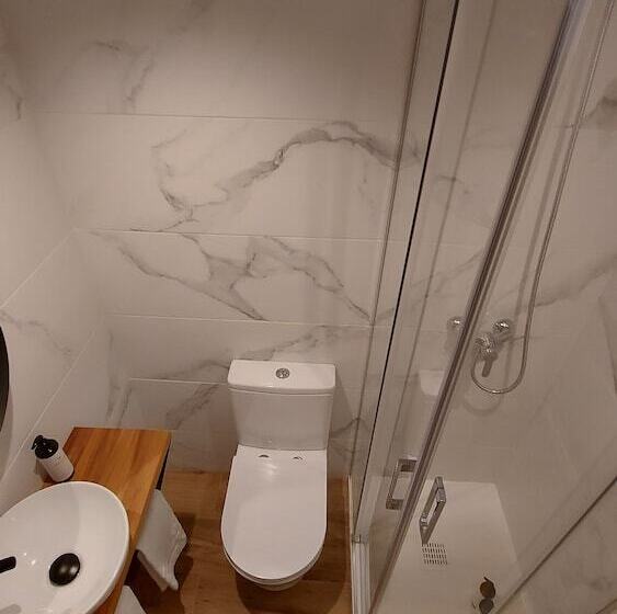 פונדק Sweet Lloret Suites