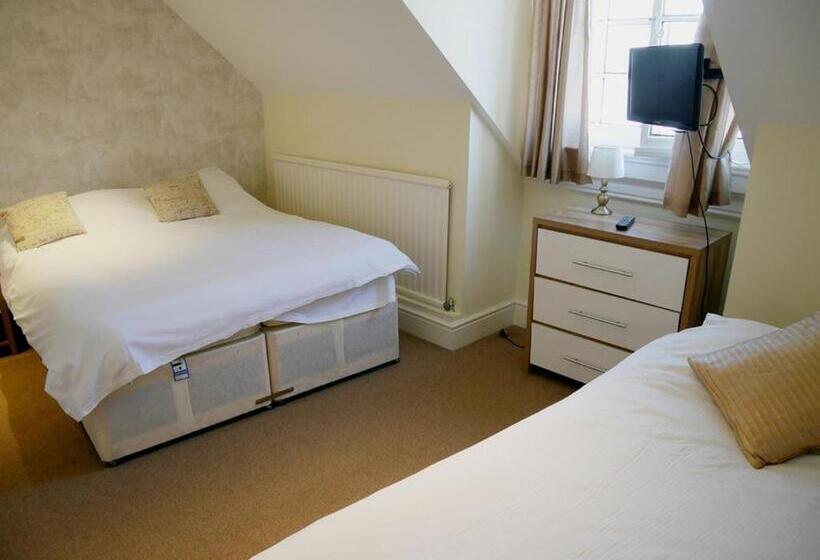 여관 The Saracens Head