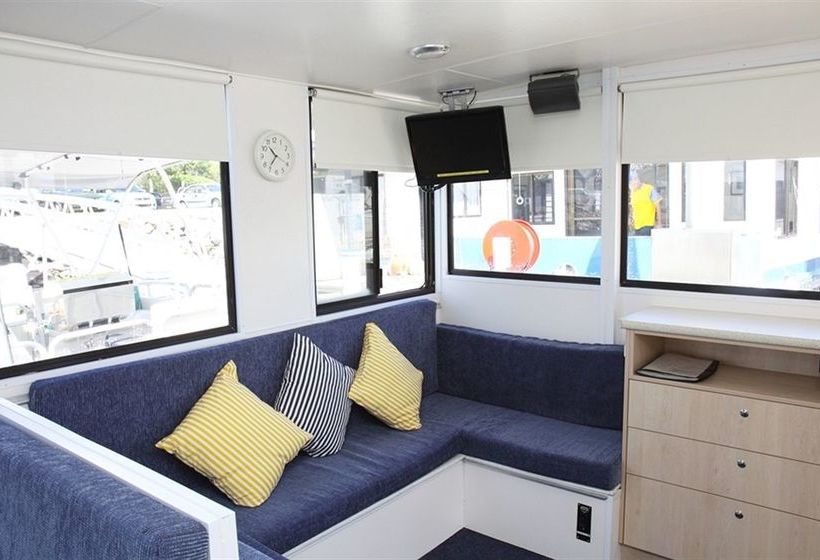 فندق Boyds Bay Houseboat Holidays