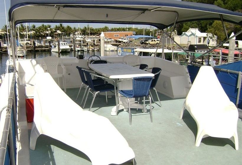 בית מלון כפרי Boyds Bay Houseboat Holidays