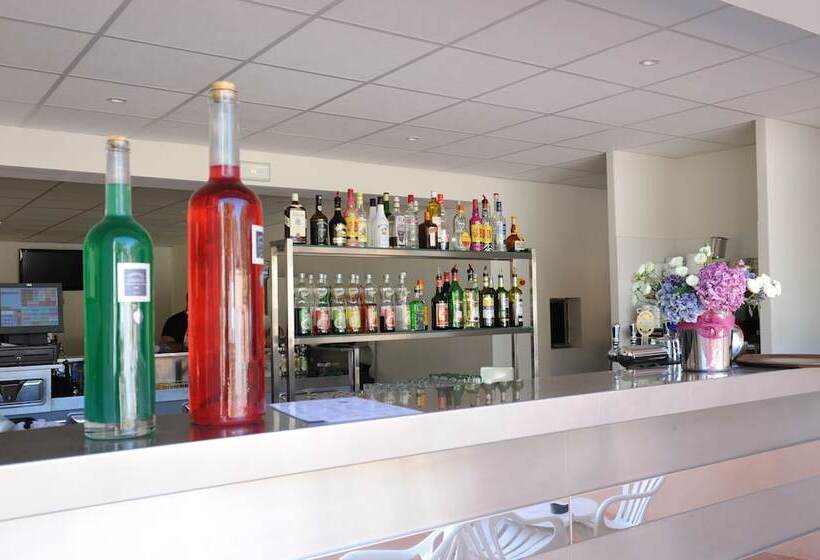 Отель Camping International