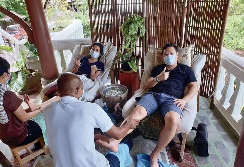 Отель Chez Nous Boutique Resort